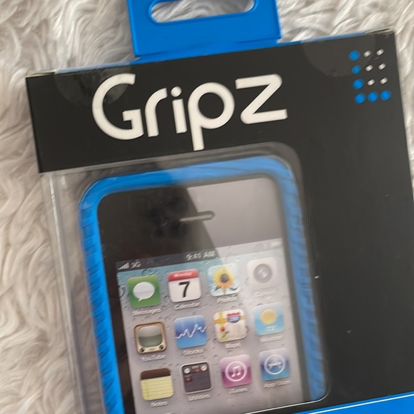 Blue Silicone iPhone 4 / 4S Case - Picture 6 of 6